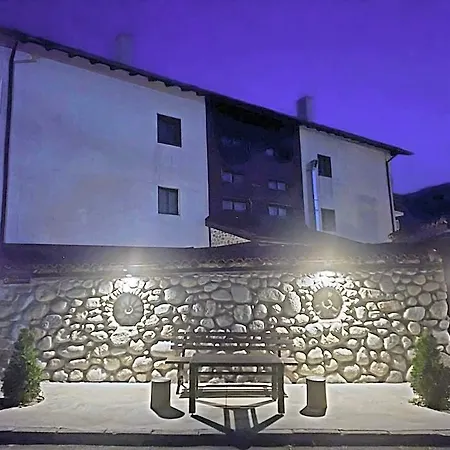 Toni - 2* Dobriniště